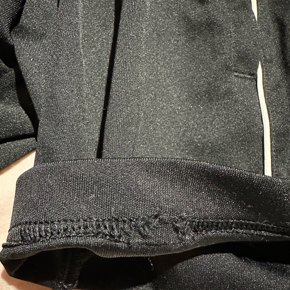 ADIDAS Genuine Boys Size 5-6 Shorts In Great Preloved Condition! - Picture 7 of 7